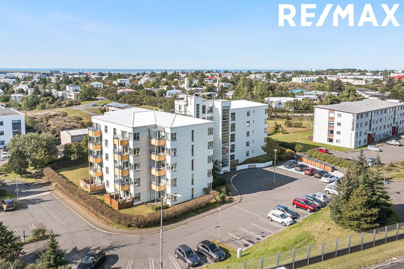 Sólvangsvegur 1, 220 Hafnarfjörður