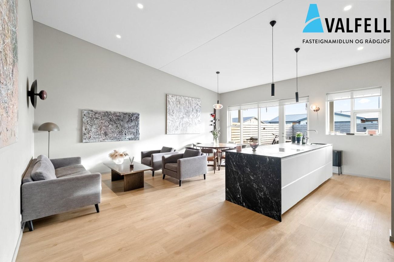 Akralundur 19, 300 Akranes