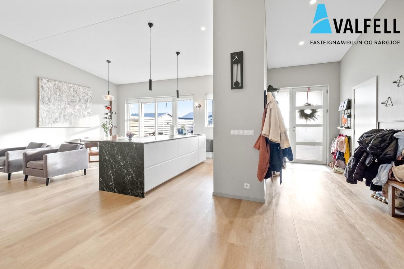 Akralundur 19, 300 Akranes