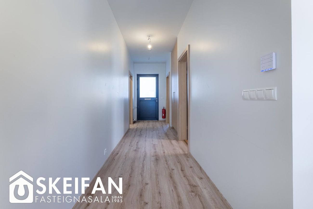 Brattahlíð 26, 270 Mosfellsbær