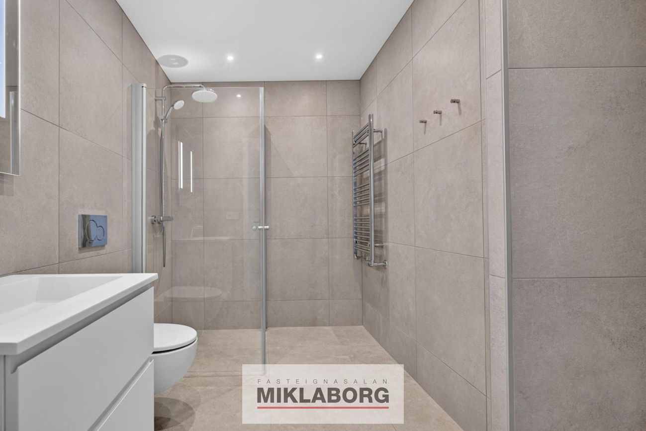 Hringhamar 6, 221 Hafnarfjörður