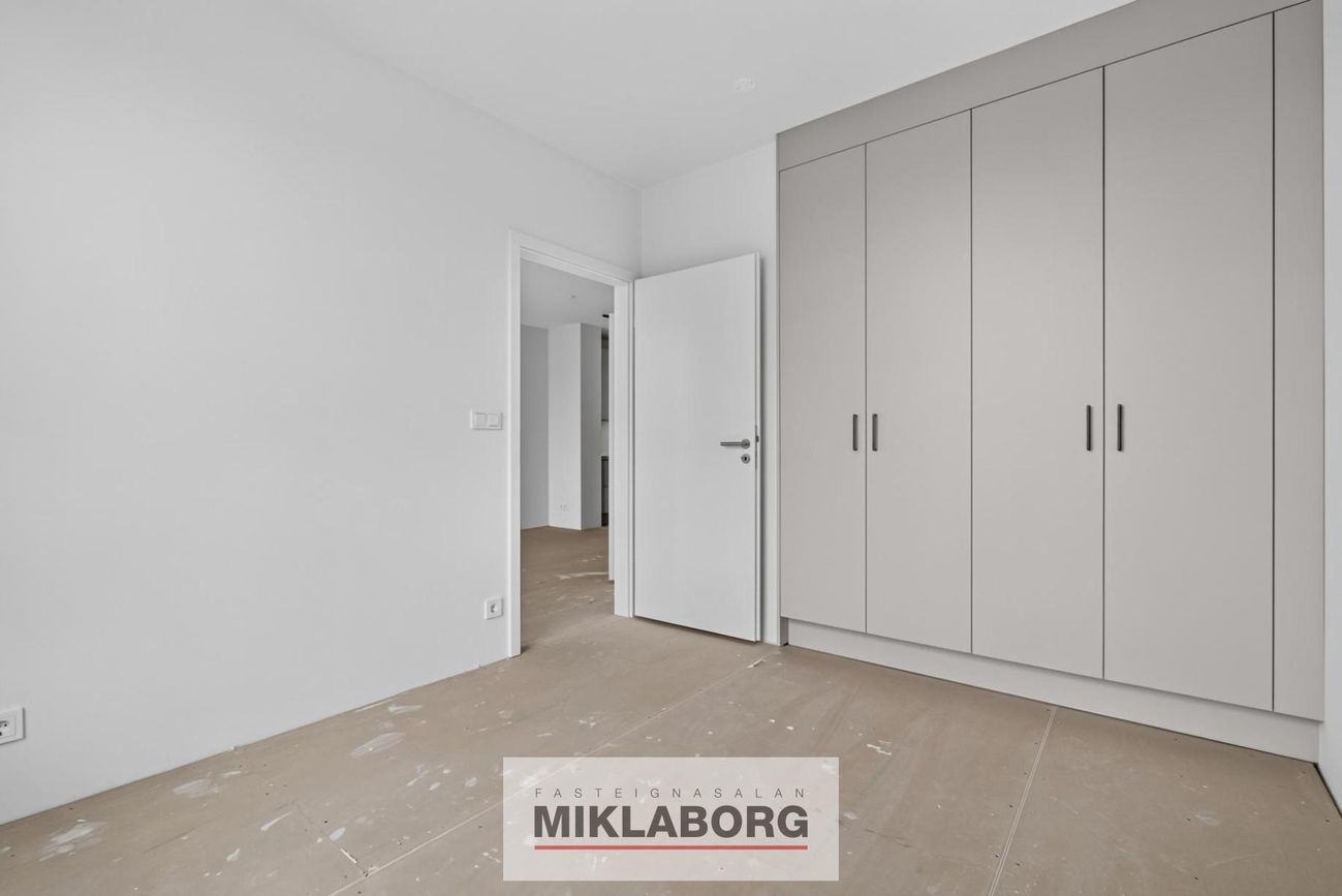 Hringhamar 6, 221 Hafnarfjörður