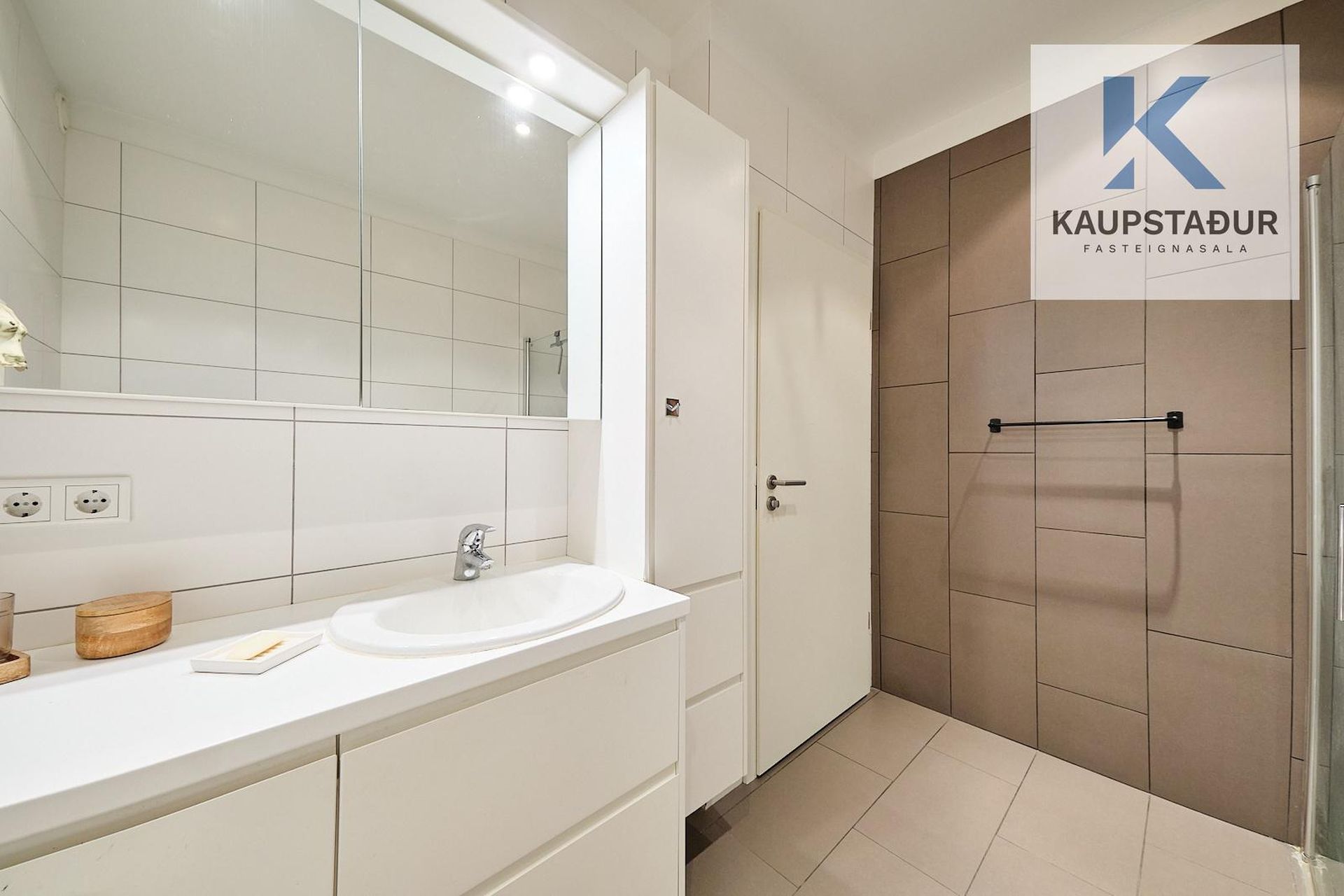 Drekavellir 40, 221 Hafnarfjörður