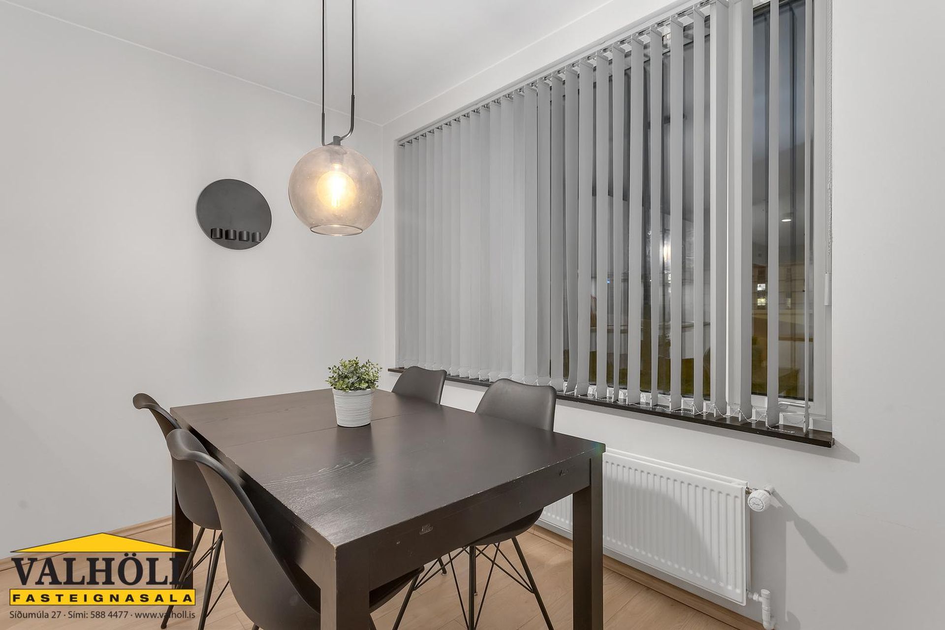 Asparfell 8, 111 Reykjavík