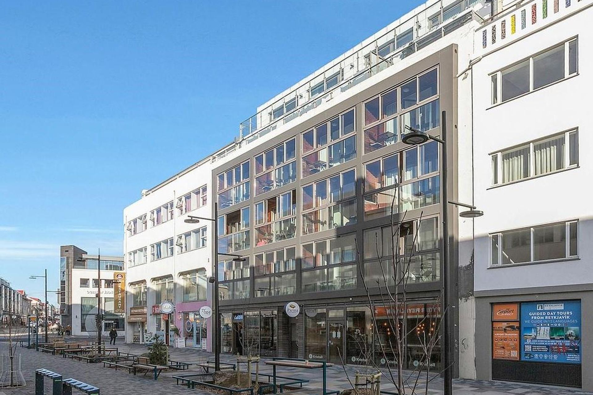 Laugavegur 103, 105 Reykjavík