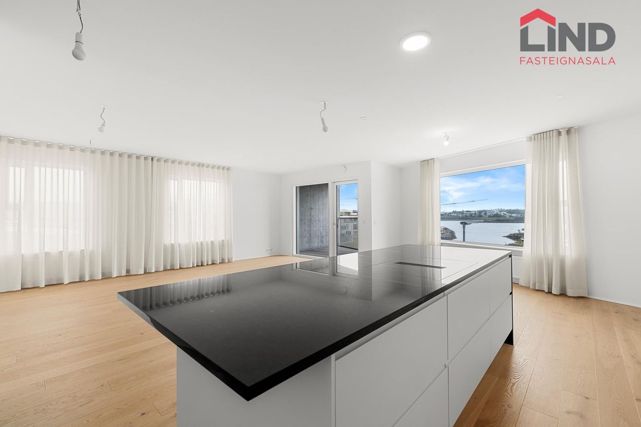 Arkarvogur 8, 104 Reykjavík
