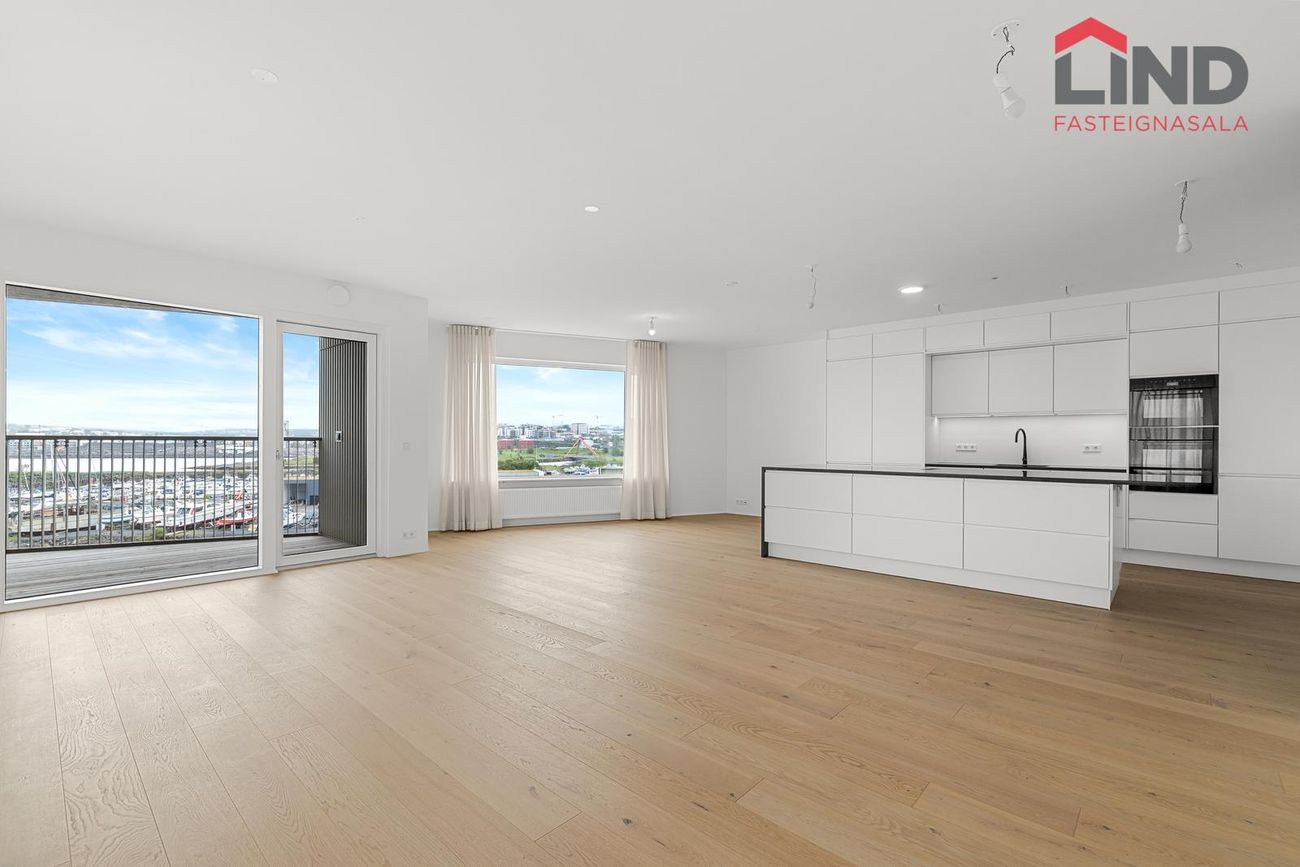 Arkarvogur 8, 104 Reykjavík