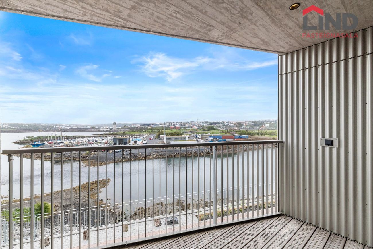 Arkarvogur 8, 104 Reykjavík
