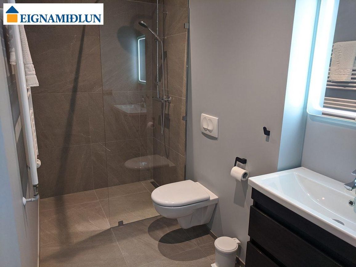 Tryggvabraut 24, 600 Akureyri