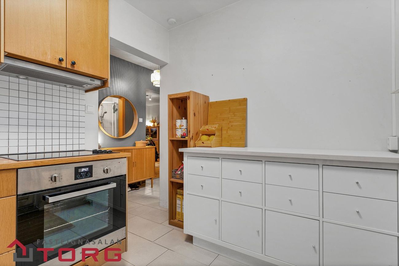 Hellisgata 18, 220 Hafnarfjörður