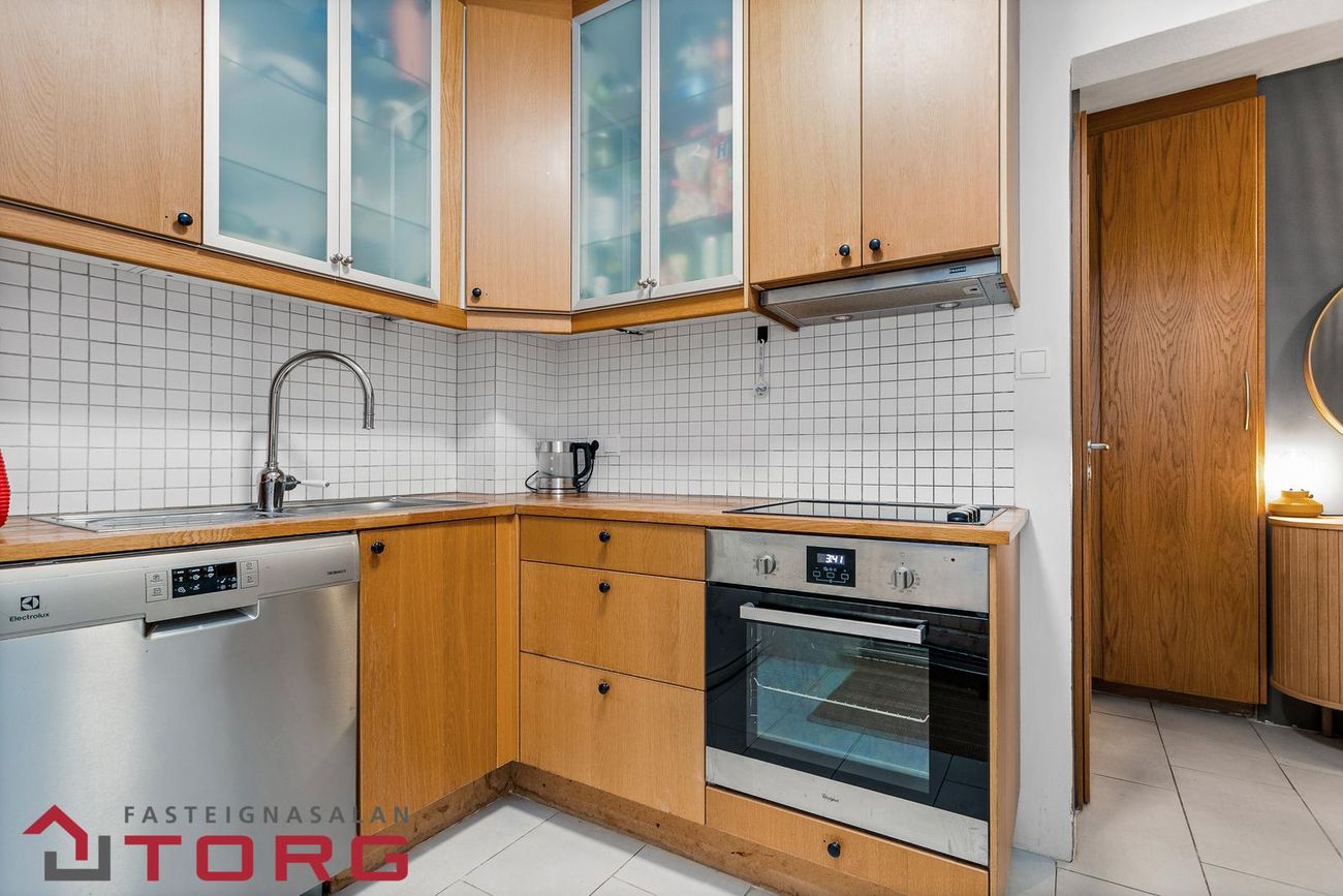 Hellisgata 18, 220 Hafnarfjörður