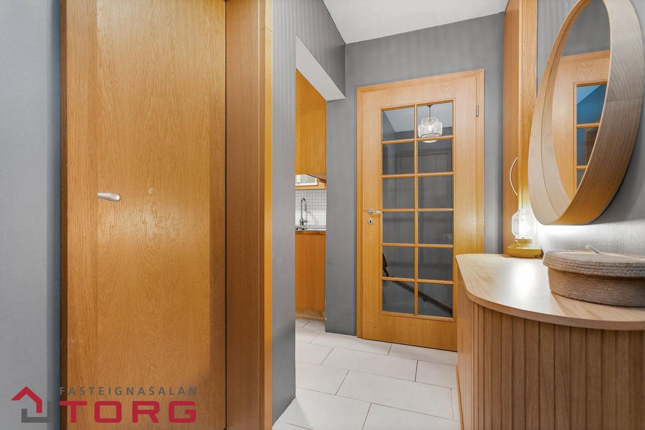 Hellisgata 18, 220 Hafnarfjörður