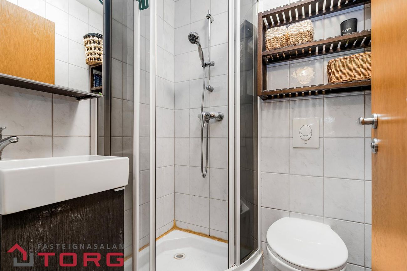 Hellisgata 18, 220 Hafnarfjörður