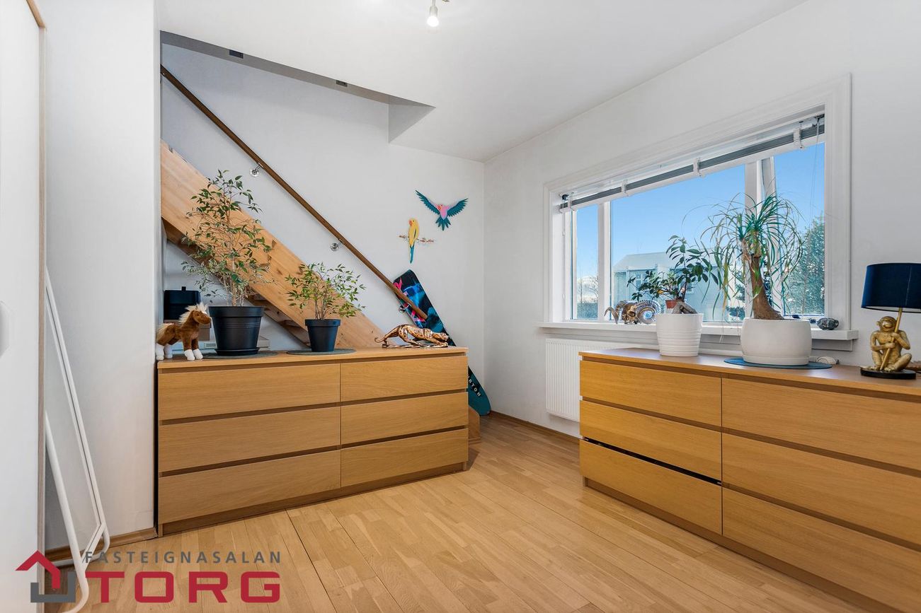 Hellisgata 18, 220 Hafnarfjörður