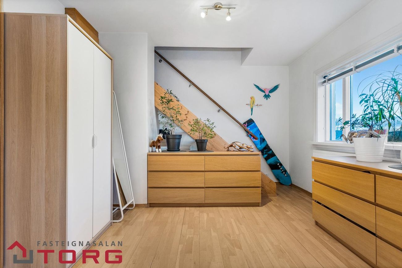 Hellisgata 18, 220 Hafnarfjörður