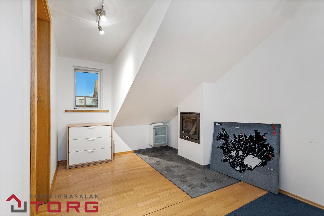 Hellisgata 18, 220 Hafnarfjörður