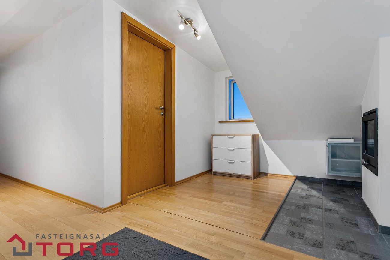 Hellisgata 18, 220 Hafnarfjörður