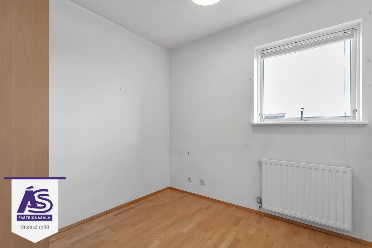 Hjallabraut 33, 220 Hafnarfjörður