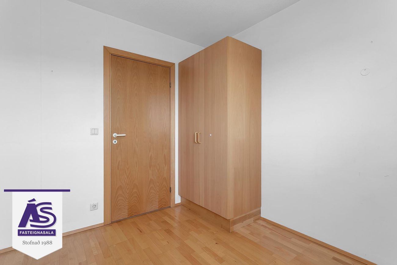 Hjallabraut 33, 220 Hafnarfjörður