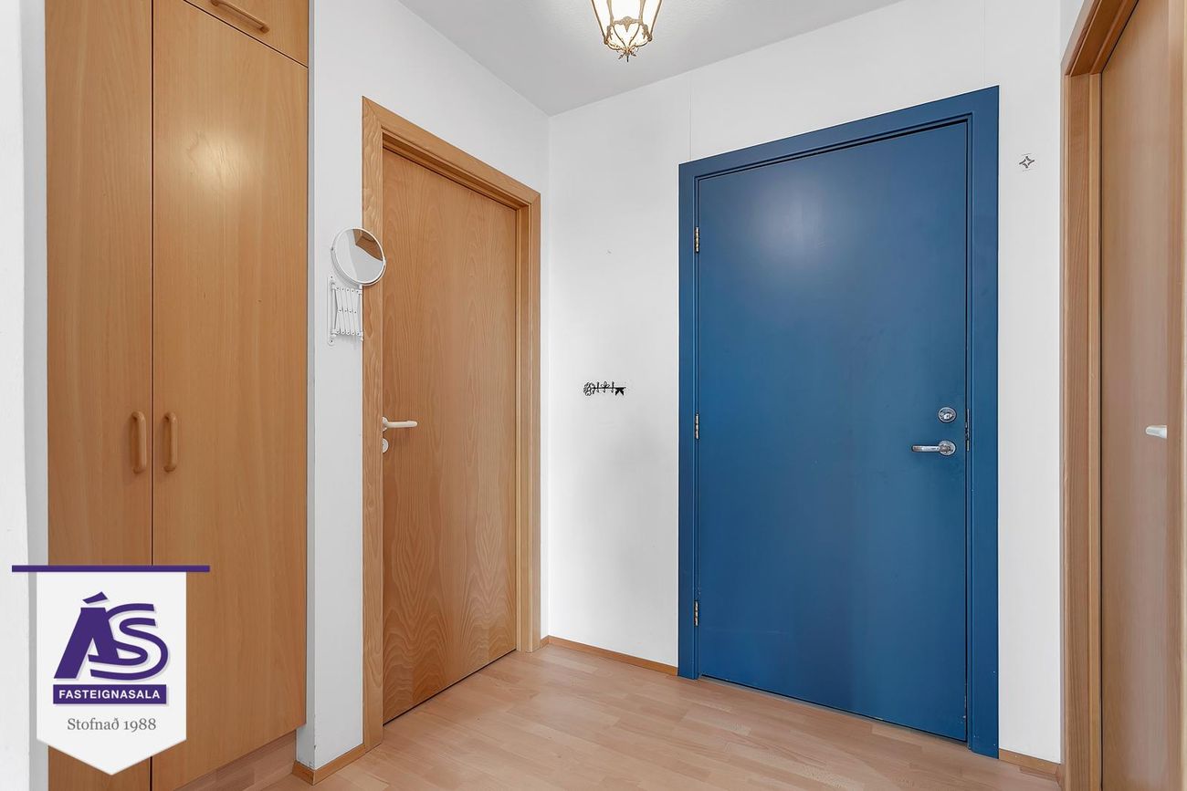Hjallabraut 33, 220 Hafnarfjörður