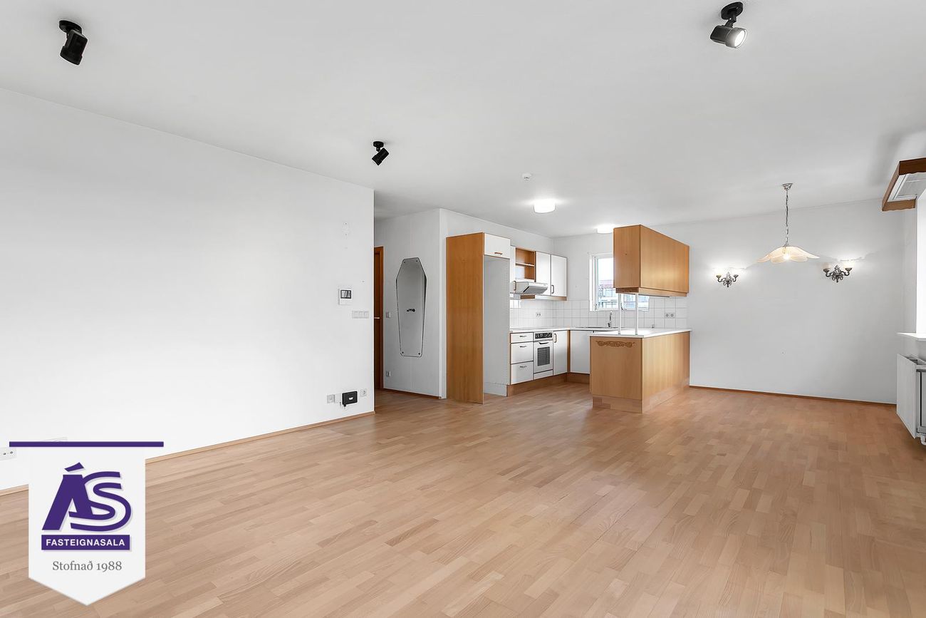 Hjallabraut 33, 220 Hafnarfjörður