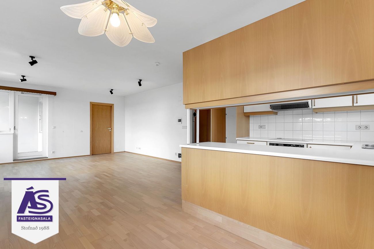 Hjallabraut 33, 220 Hafnarfjörður