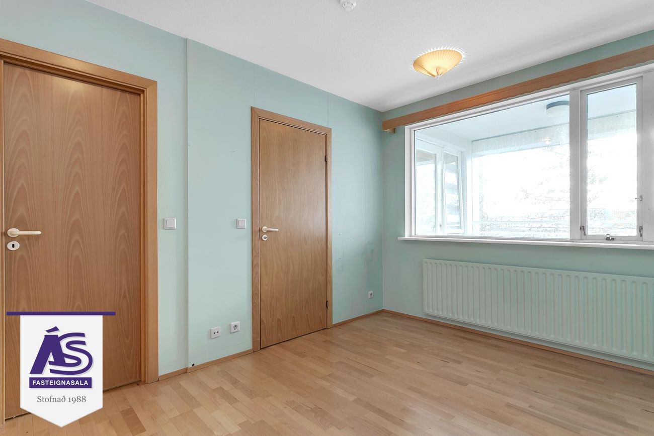 Hjallabraut 33, 220 Hafnarfjörður