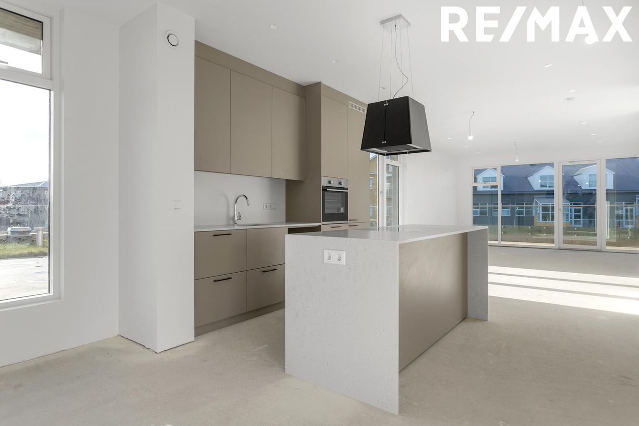 Hringbraut 120, 101 Reykjavík