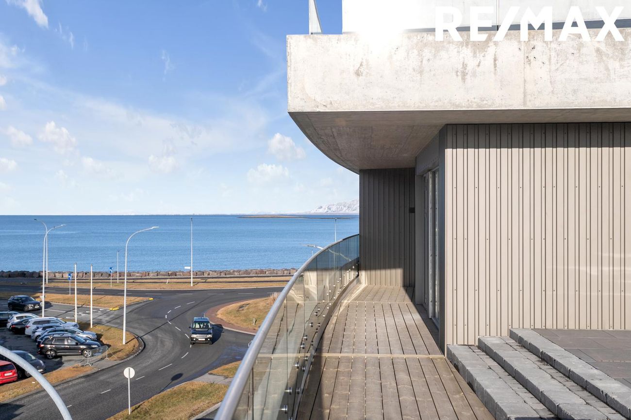Hringbraut 120, 101 Reykjavík