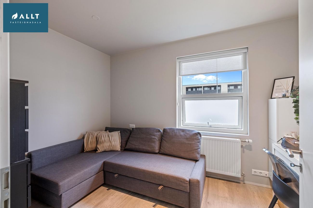 Dalsbraut 4, 260 Reykjanesbær