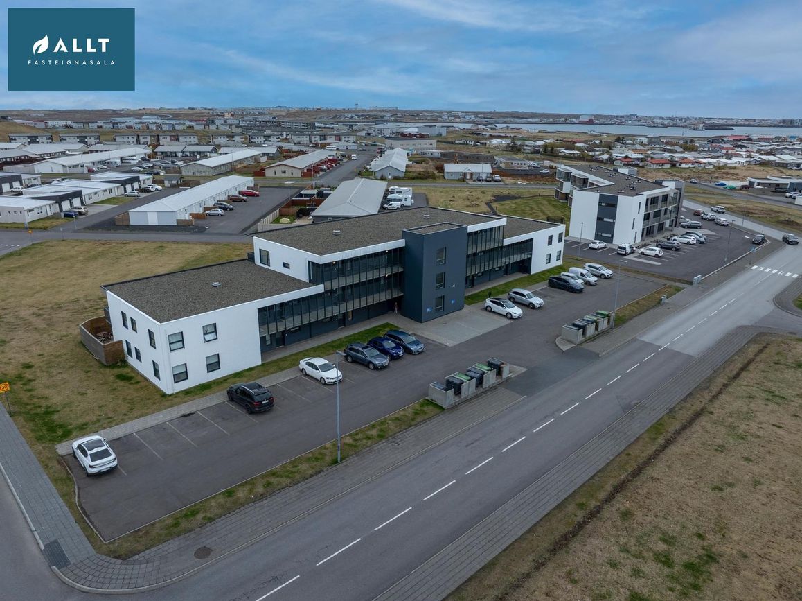 Dalsbraut 4, 260 Reykjanesbær