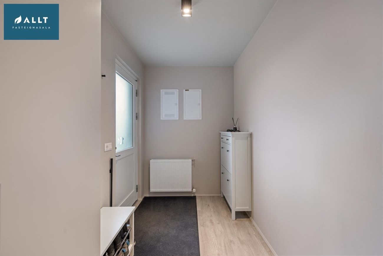 Dalsbraut 4, 260 Reykjanesbær