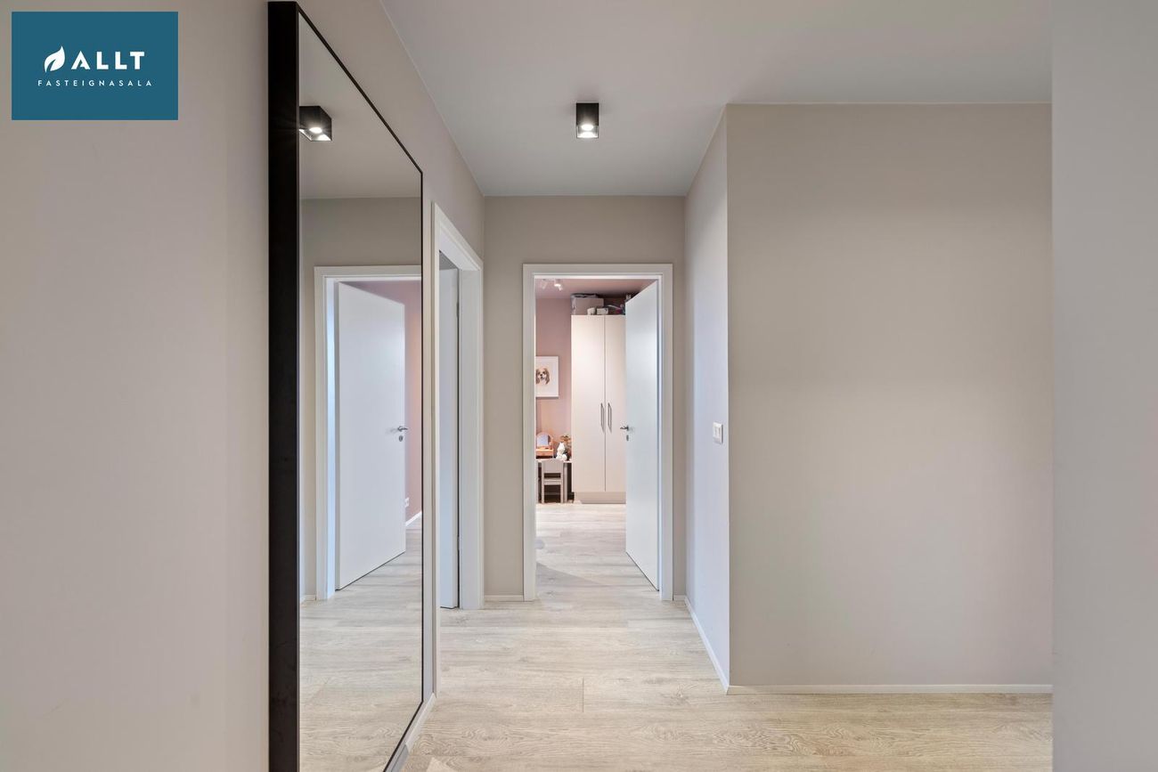 Dalsbraut 4, 260 Reykjanesbær