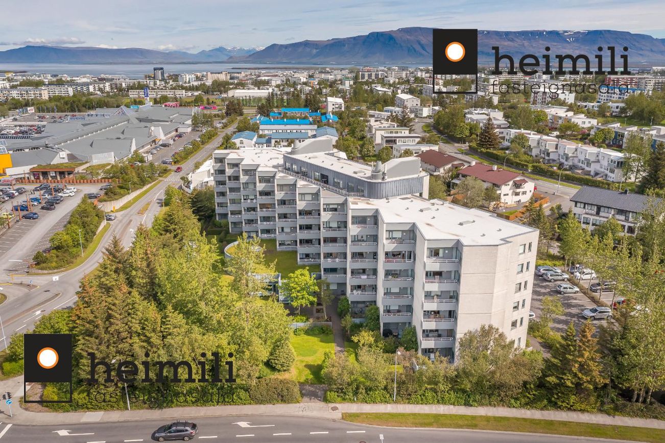 Hvassaleiti 58, 103 Reykjavík