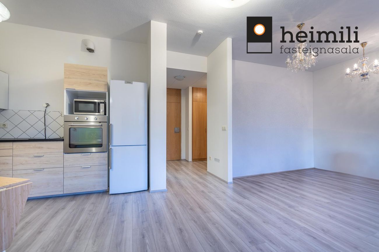 Hvassaleiti 58, 103 Reykjavík
