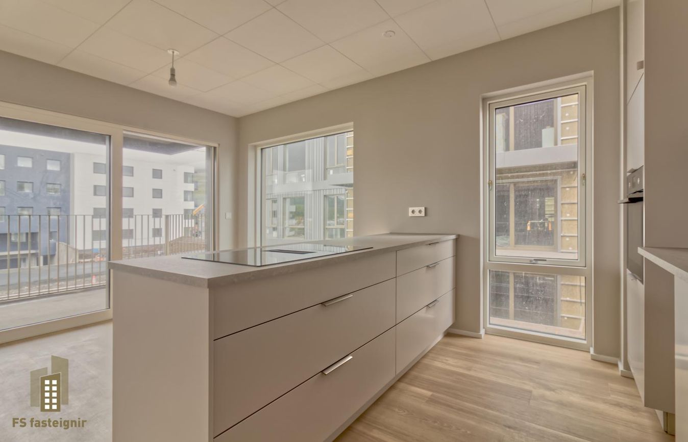 Lækjarmói 8, 603 Akureyri