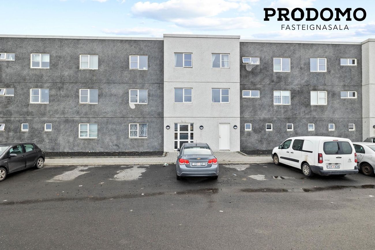 Tjarnabraut 14, 260 Reykjanesbær