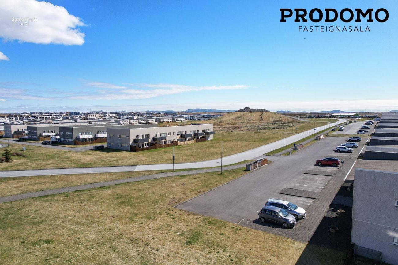Tjarnabraut 14, 260 Reykjanesbær