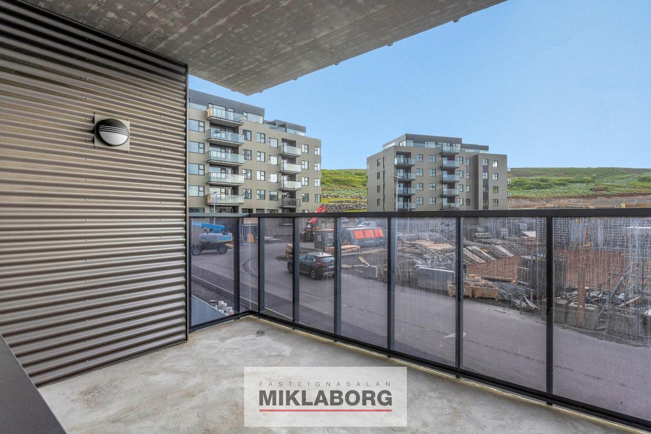 Hringhamar 25, 221 Hafnarfjörður