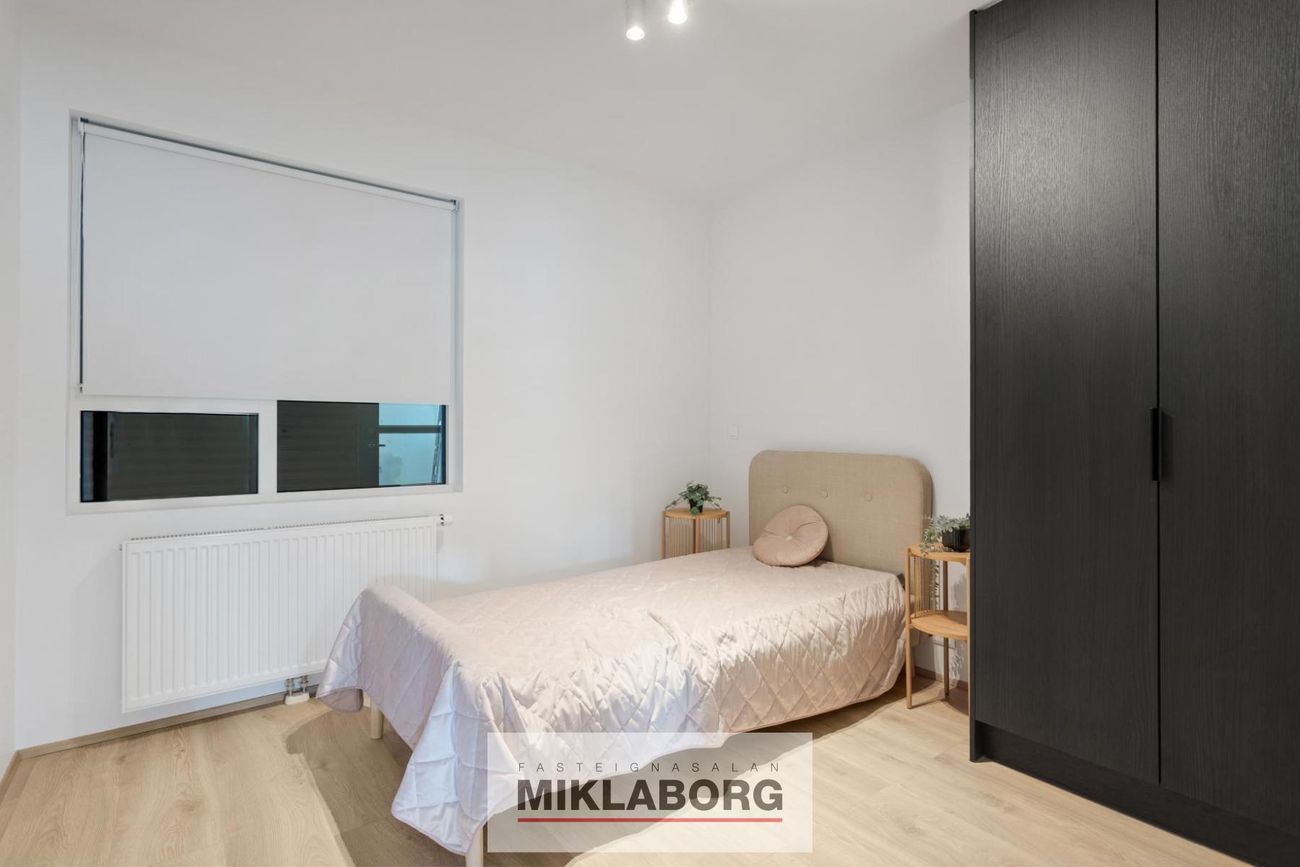 Hringhamar 25, 221 Hafnarfjörður