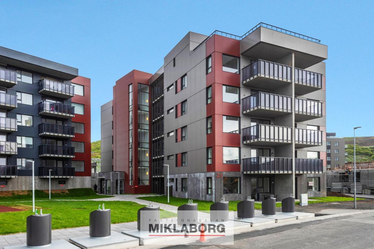 Hringhamar 25, 221 Hafnarfjörður