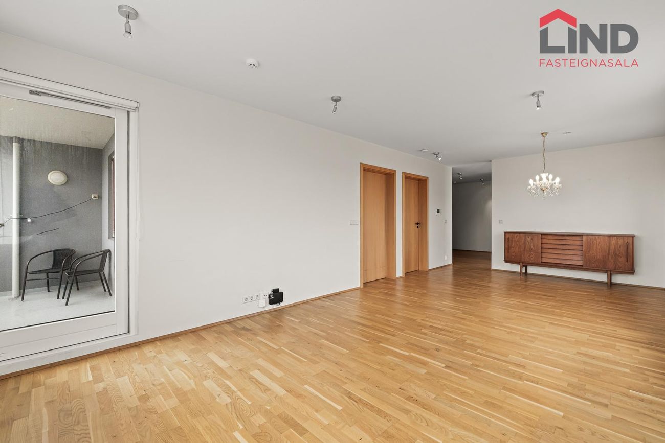 Hraunbær 103, 110 Reykjavík