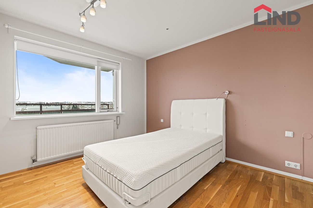 Hraunbær 103, 110 Reykjavík