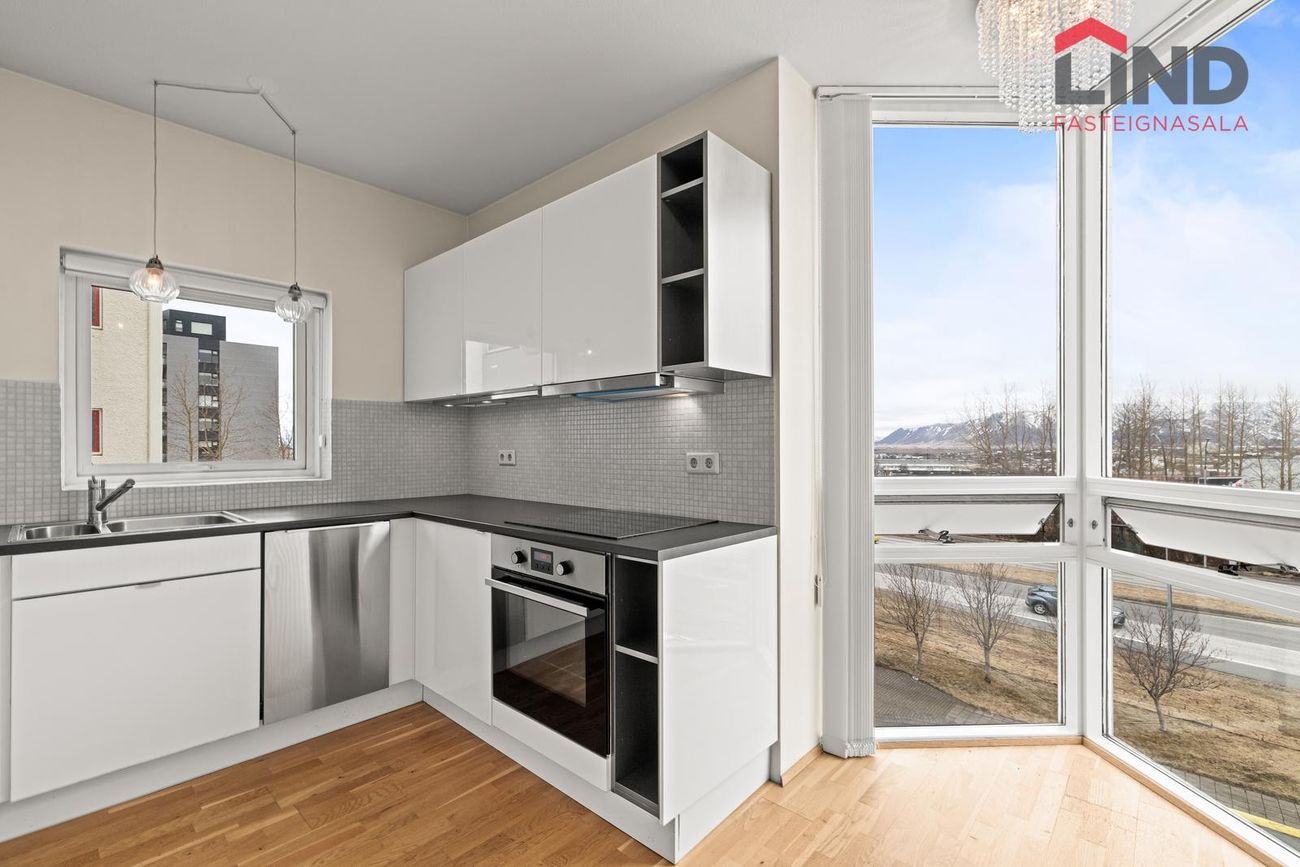 Hraunbær 103, 110 Reykjavík
