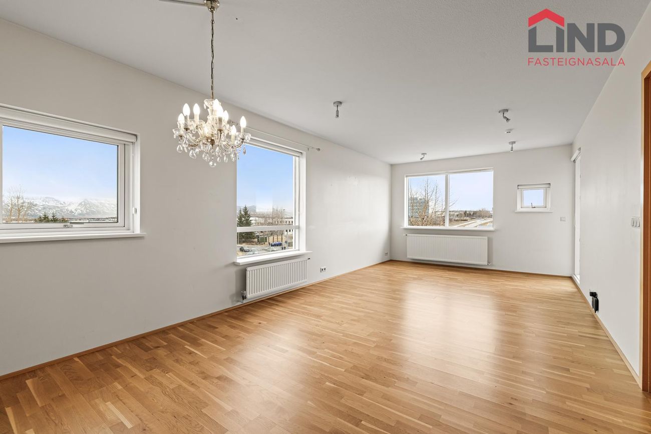 Hraunbær 103, 110 Reykjavík