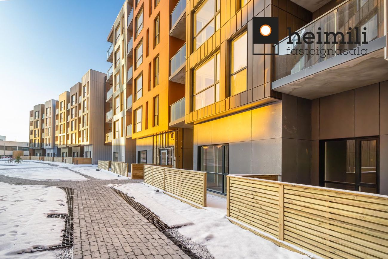 Grensásvegur 1A, 108 Reykjavík