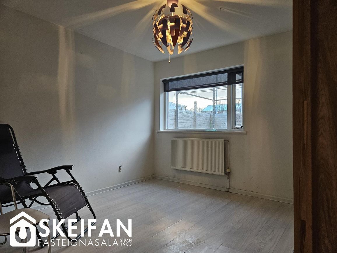 Heiðarvegur 25, 230 Reykjanesbær