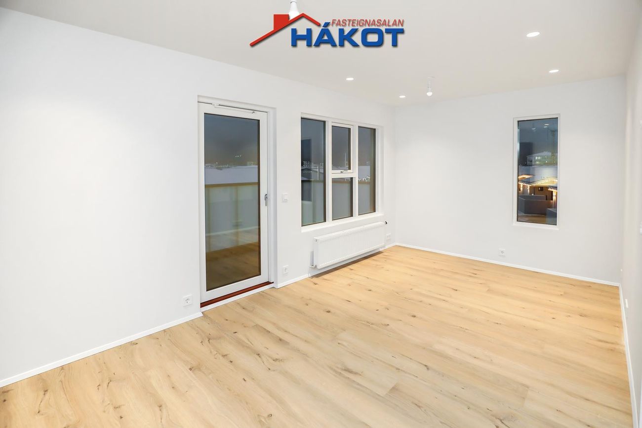 Asparskógar 18, 300 Akranes