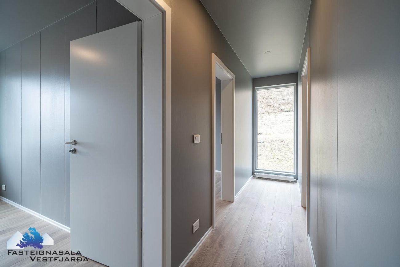 Urðarvegur 80 - 0201, 400 Ísafjarðarbær