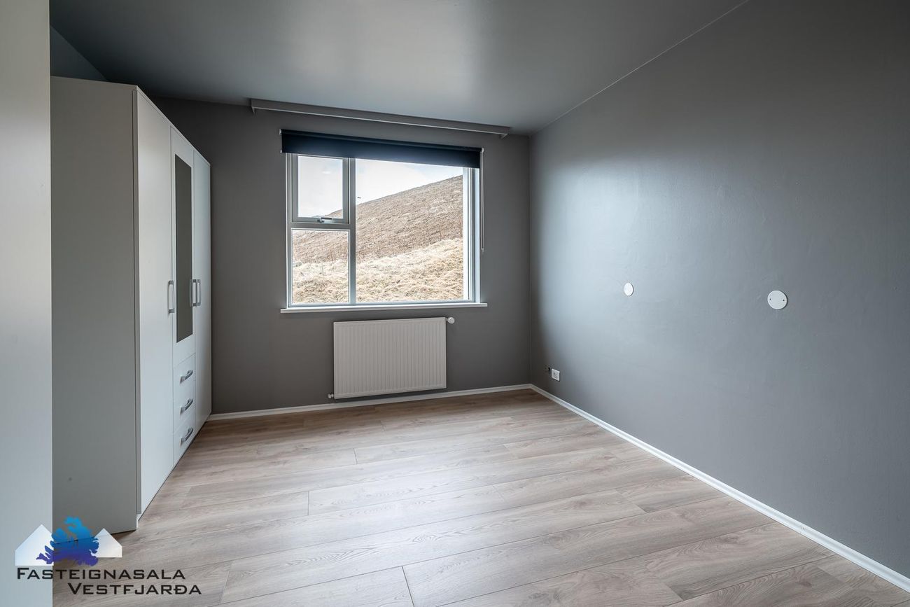 Urðarvegur 80 - 0201, 400 Ísafjarðarbær